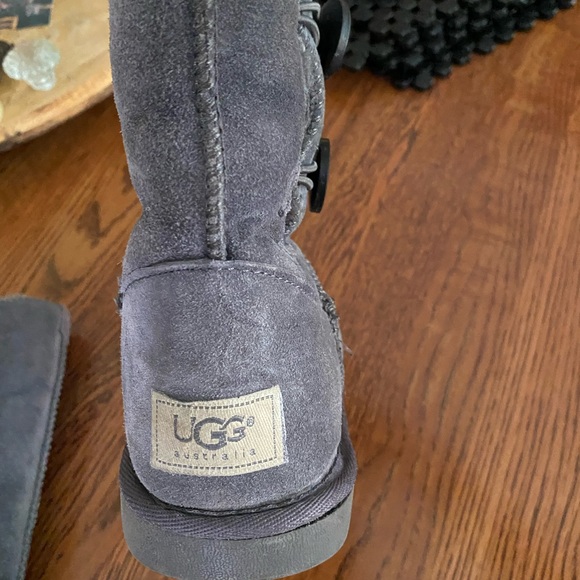 Ugg Boots - Picture 2 of 5